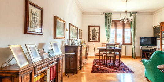 Lastra a Signa: 4 vani in ottime condizioni, vicino ai servizi – C/545